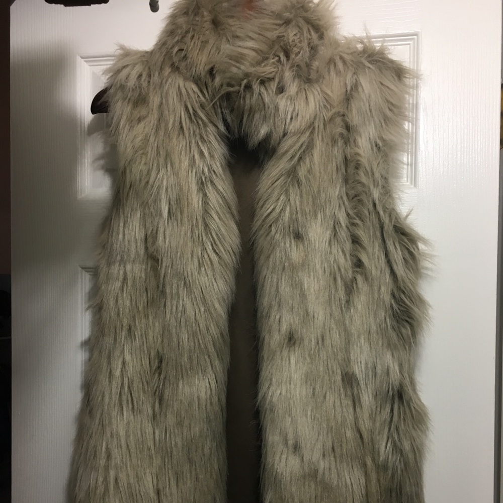 Zara faux fur vest